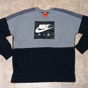 Nike Air Men's Black and Gray Crewneck Sweater